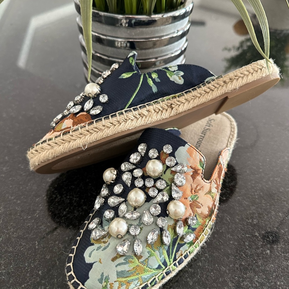 NWOT Soft Surroundings Embellished Floral Espadrille Loafers - Picture 1 of 4